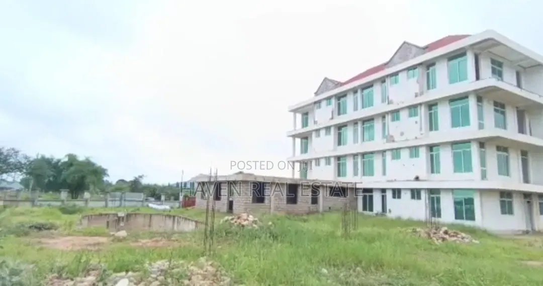 Jengo La Hotel Linauzwa Dodoma in Msisi