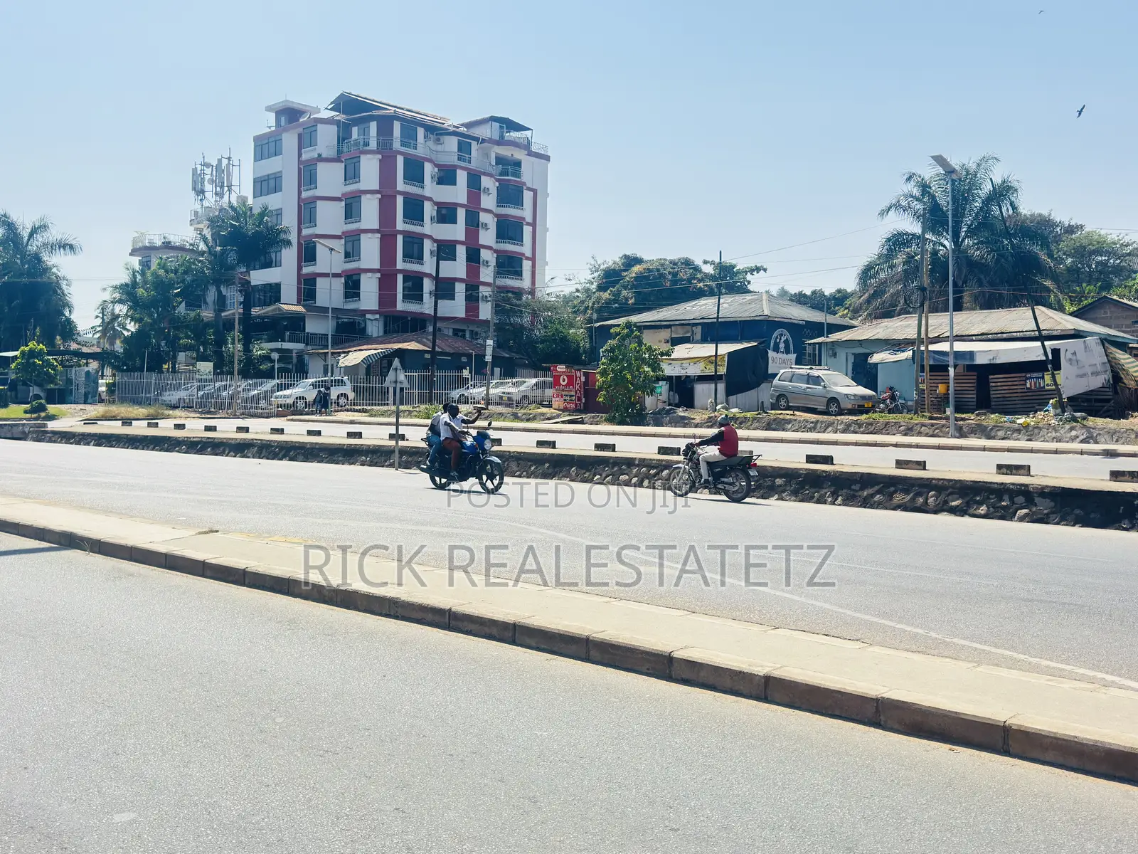 Kiwanja Kinauzwa Misheni - Mwanza in Kirumba