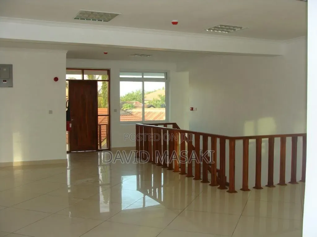 8bdrm House in Office Building, Kinondoni for rent in Kinondoni
