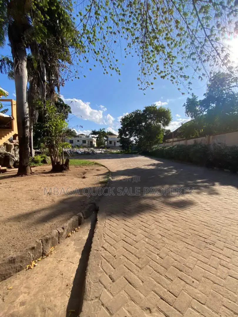 Plot Suitable for Apartment for Sale at Oyster Bay in Oyster Bay