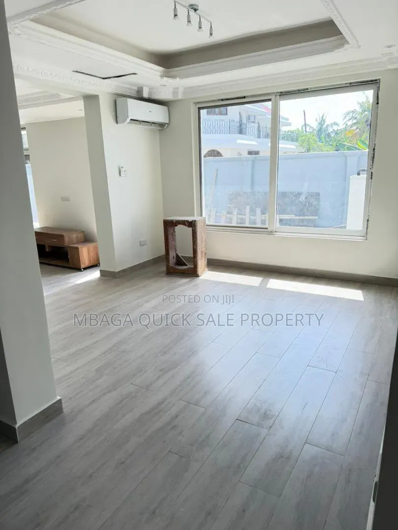 6bdrm Apartment in Oyster Bay for rent in Oyster Bay