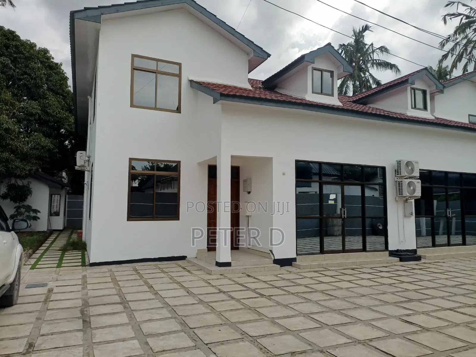 10bdrm House in Mikocheni for rent in Mikocheni
