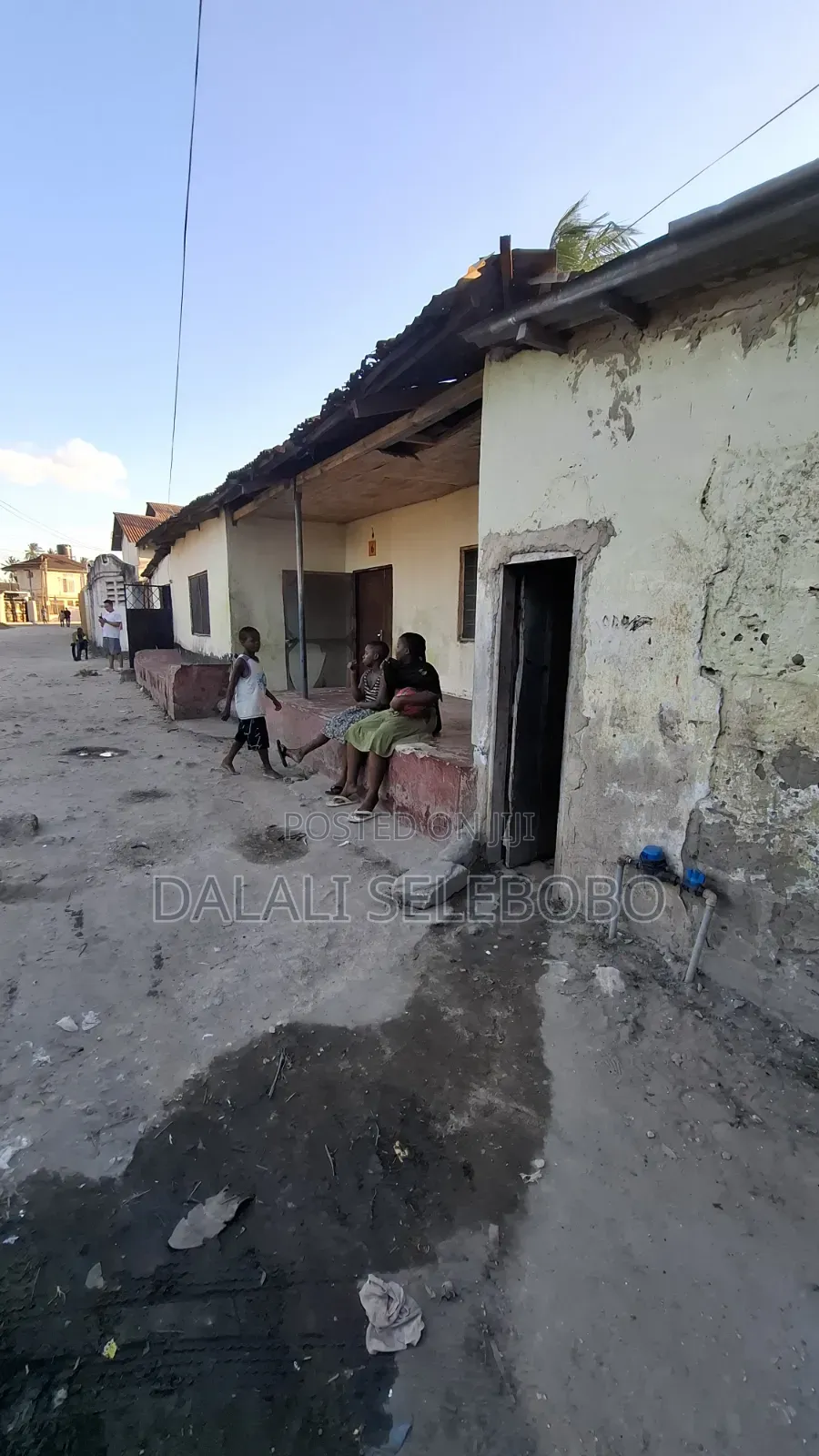 6bdrm Bungalow in Makumbusho Bus Stop, Kijitonyama for sale in Kijitonyama
