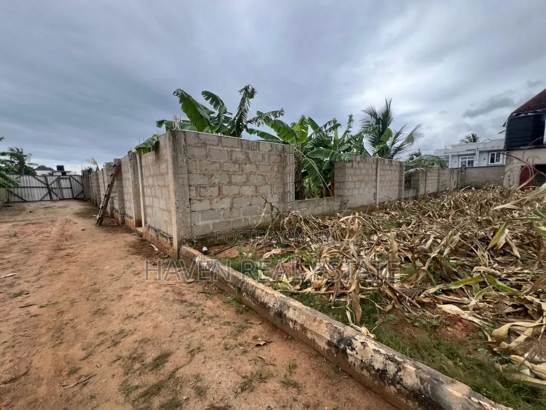 Eneo La Uwekezaji 1 Acre Linauzwa Kibada Shangwe in Kibada