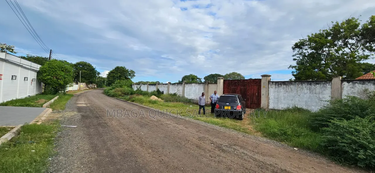 Plot for Sale at Ra's Kilomoni Bahari Beach Kunduchi in Kunduchi
