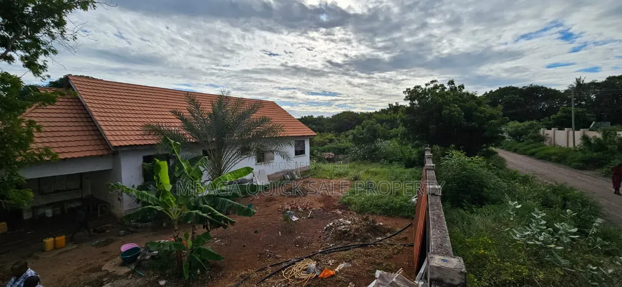 Plot for Sale at Ra's Kilomoni Bahari Beach Kunduchi in Kunduchi