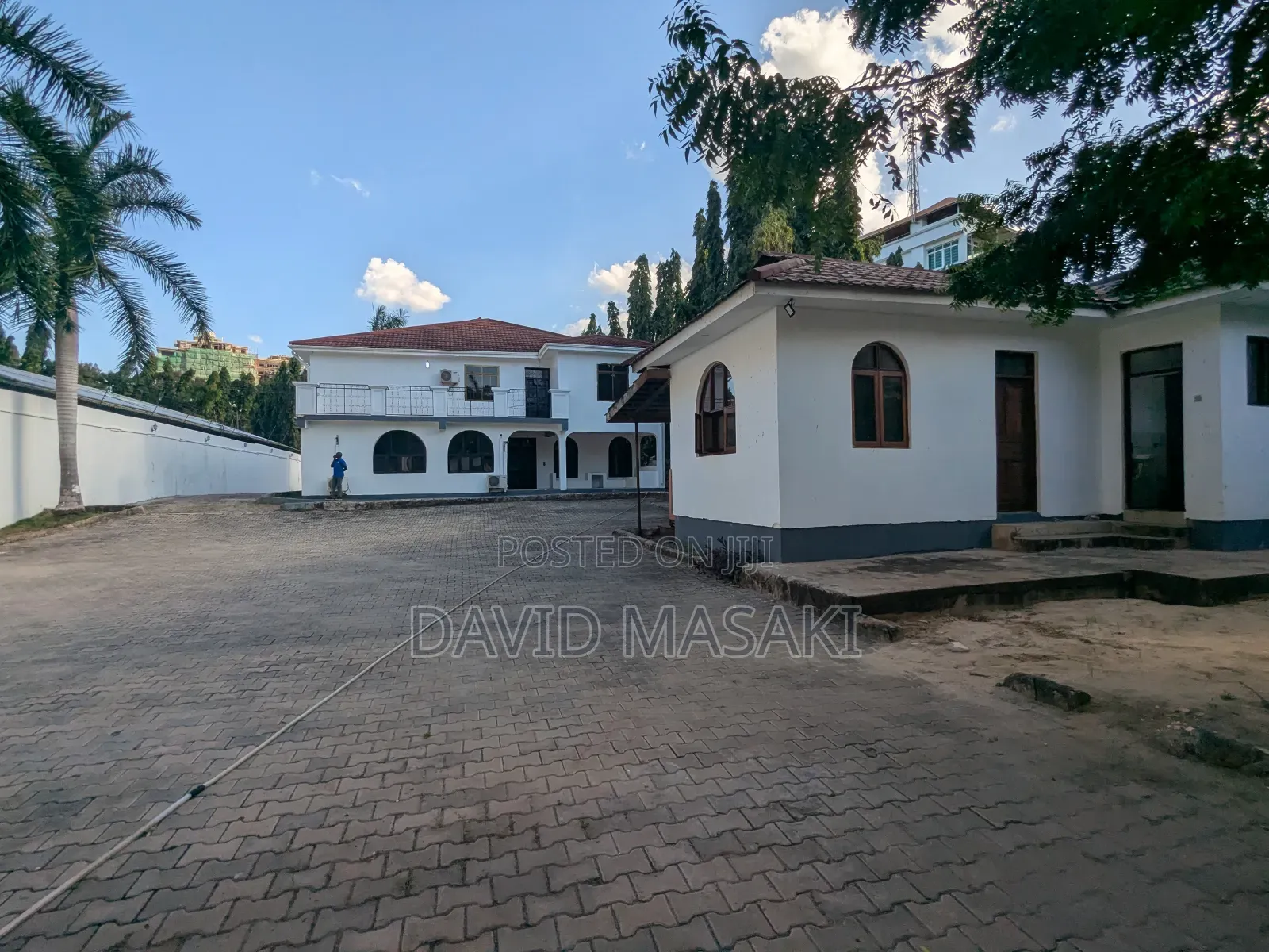 14bdrm House in Office Building, Masaki for rent in Masaki