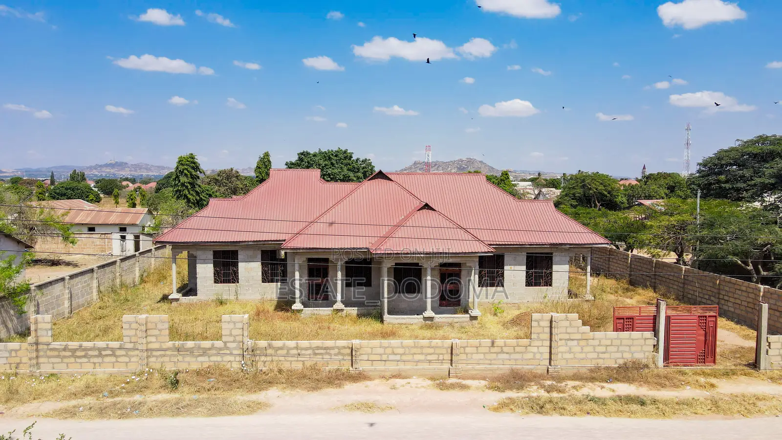 6bdrm Duplex in Nkuhungu Dodoma for sale in Dodoma Region