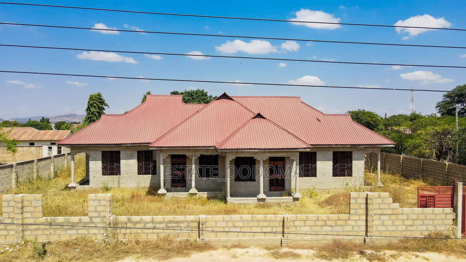6bdrm Duplex in Nkuhungu Dodoma for sale in Dodoma Region