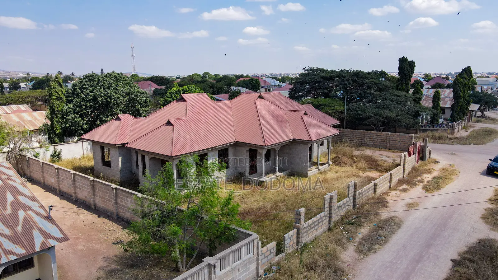 6bdrm Duplex in Nkuhungu Dodoma for sale in Dodoma Region