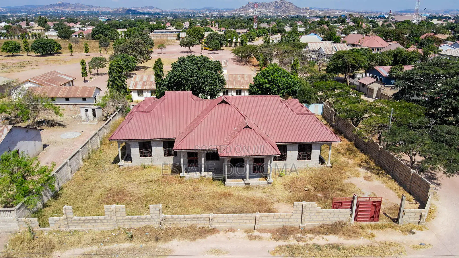 6bdrm Duplex in Nkuhungu Dodoma for sale in Dodoma Region