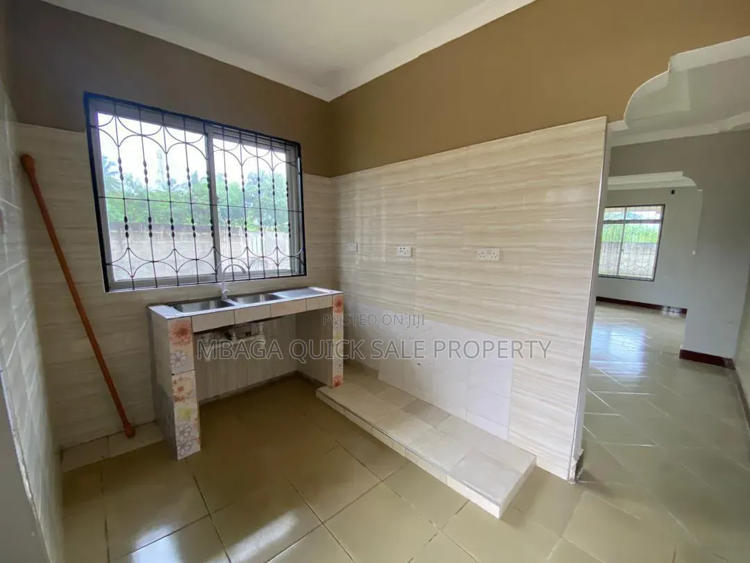 3bdrm House in Wazo Kisanga, Bunju for sale in Bunju