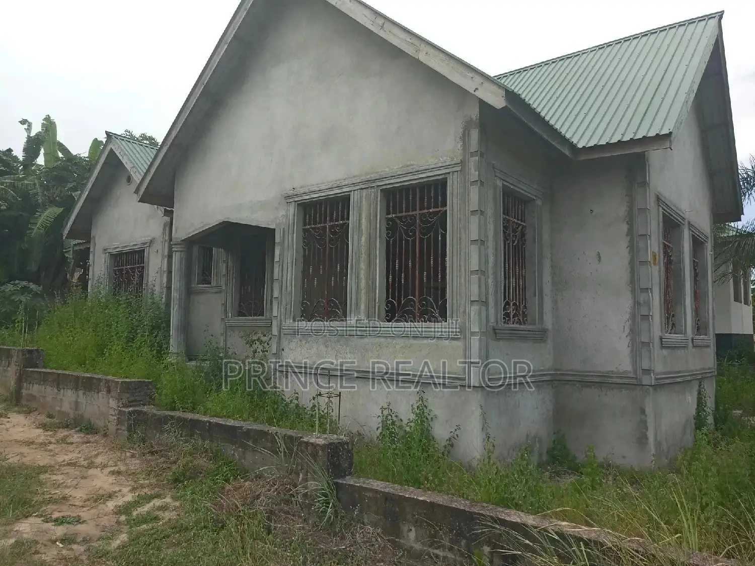 House for Sale Eeh in Kigamboni