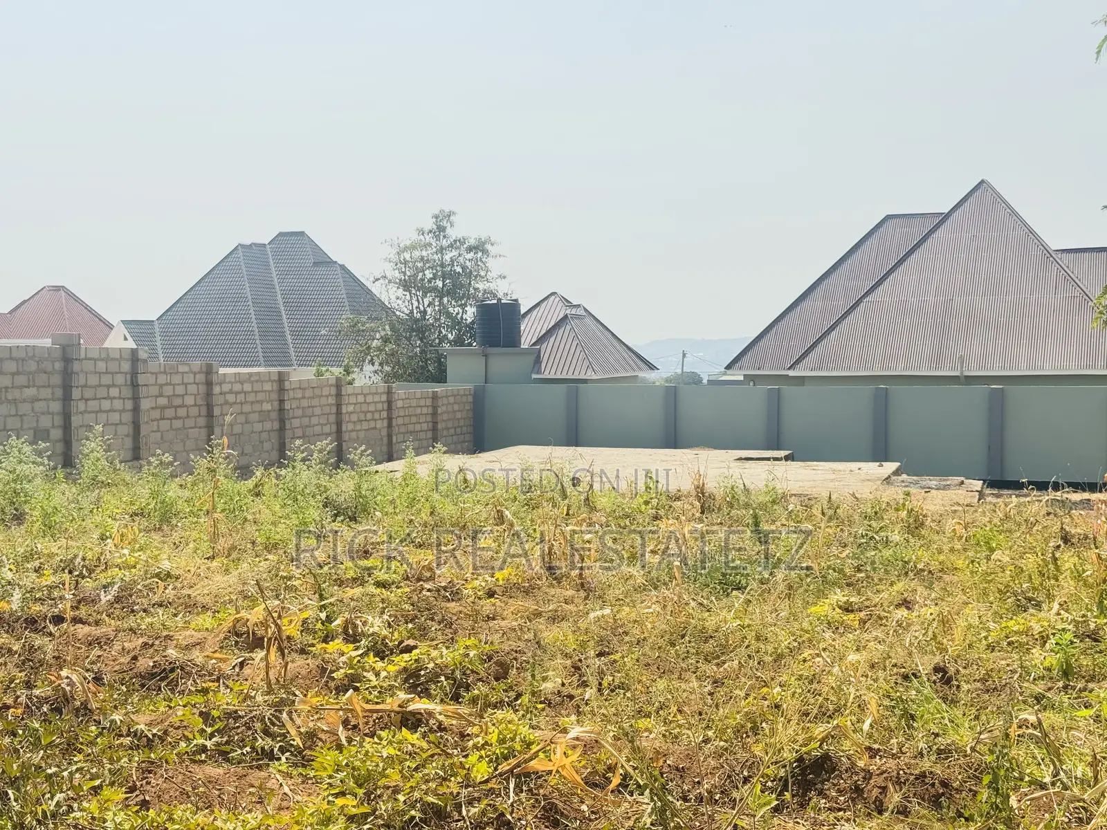 Kiwanja Kinauzwa Buswelu in Buswelu