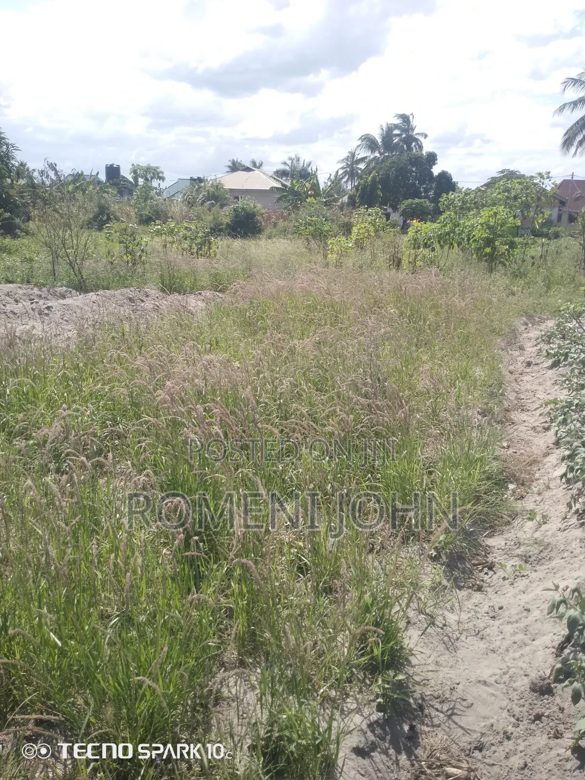 Kiwanja Sqmita 300 Kinauzwa Milioni 10,000,000/ Ukonga Bombambili. in Ilala