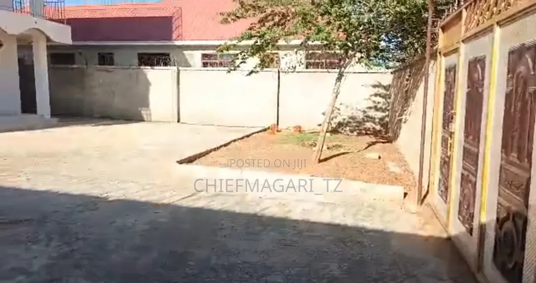 Furnished 4bdrm House in Ipagala, Bahi for sale in Bahi