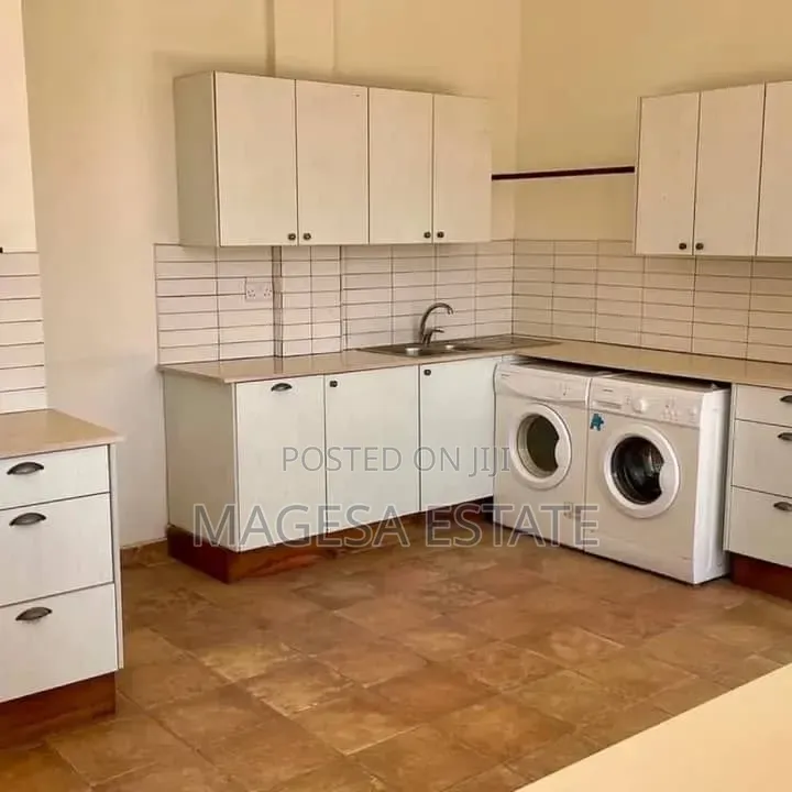 Furnished 4bdrm House in Oyster Bay for rent in Oyster Bay