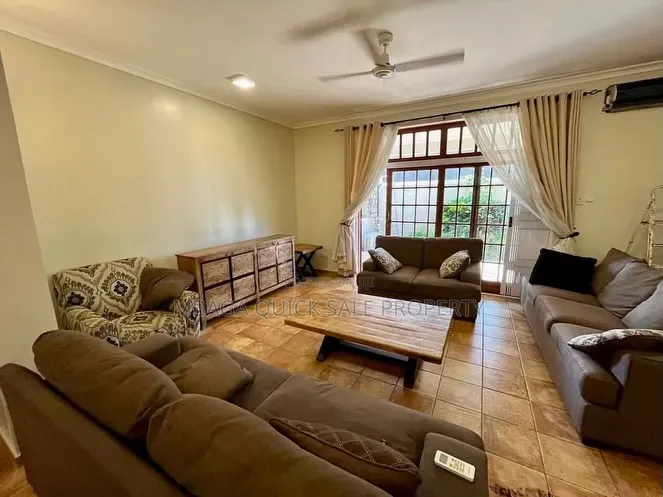 Furnished 4bdrm Apartment in Oyster Bay for rent in Oyster Bay