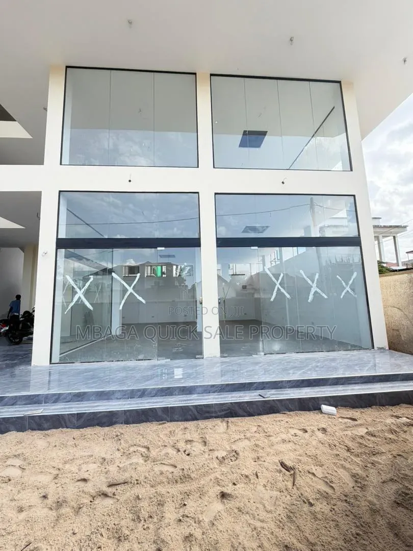 Shop Office Space for Rent at Kinondoni Biafra Full Ac and Lift in Kinondoni