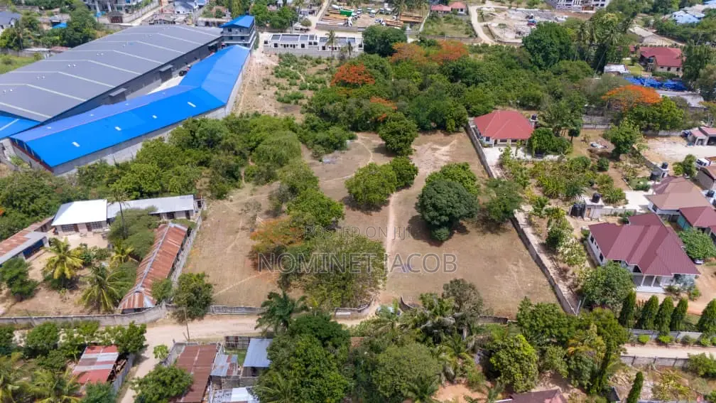 Plot for Sale in Oyster Bay