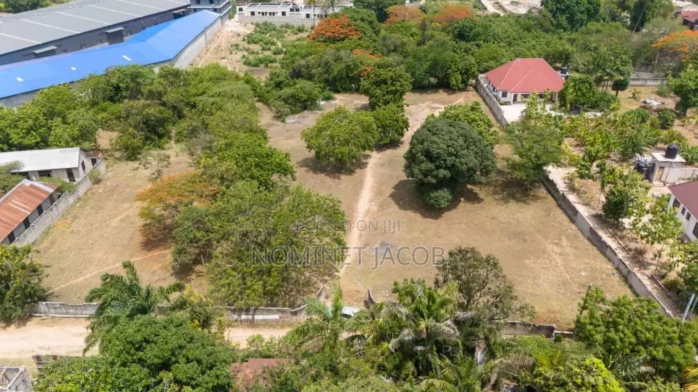Plot for Sale in Oyster Bay