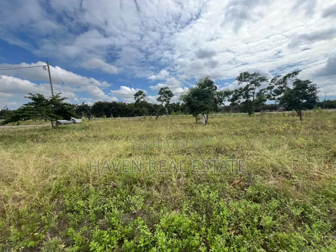 Commercial Plot Inayogusa Lami Inauzwa Moshi in Moshi Urban
