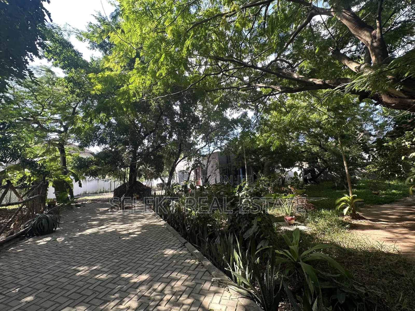 2bdrm House in Oyster Bay for rent in Oyster Bay