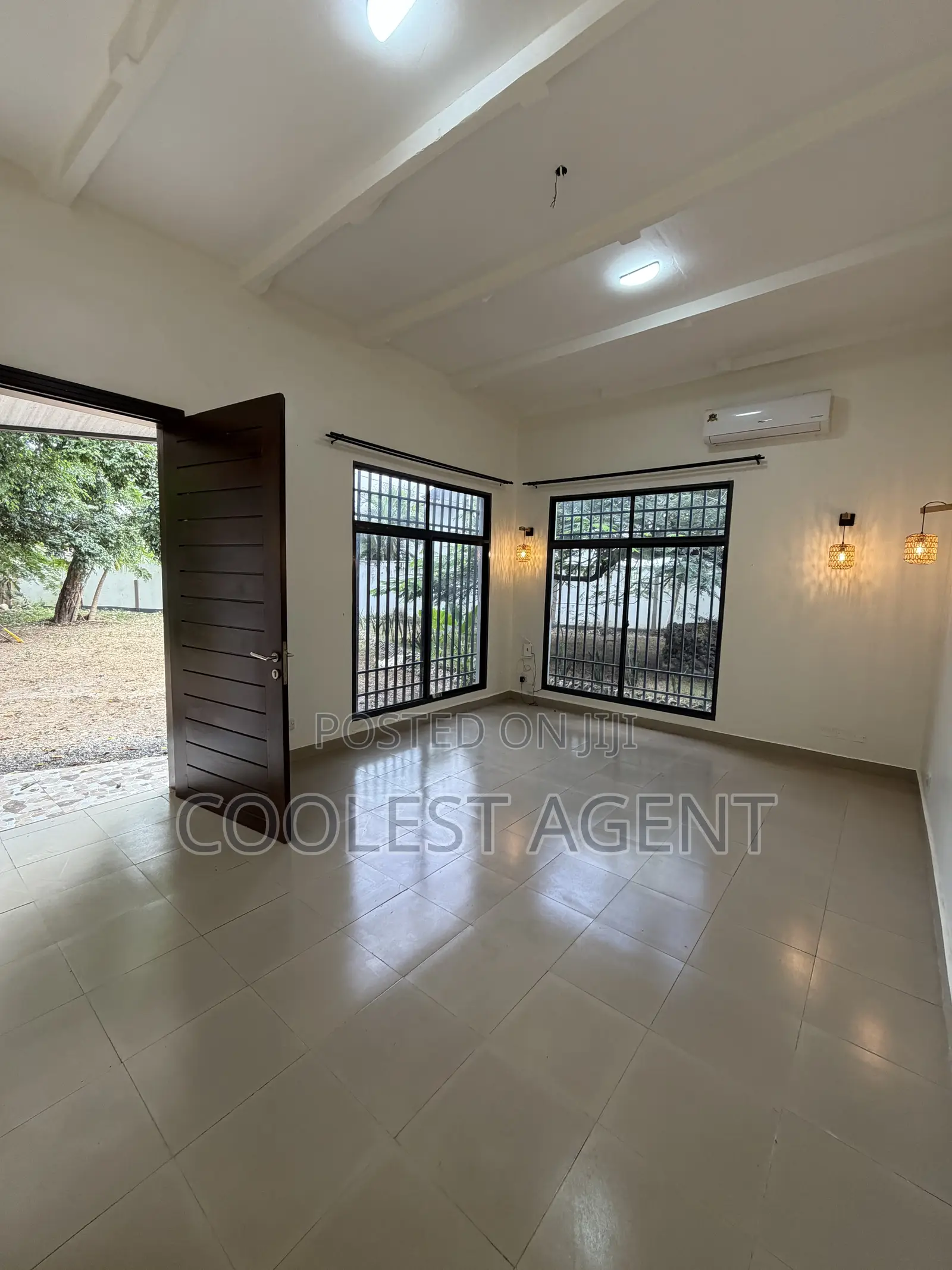 2bdrm House in Coolest Estate, Oyster Bay for rent in Oyster Bay