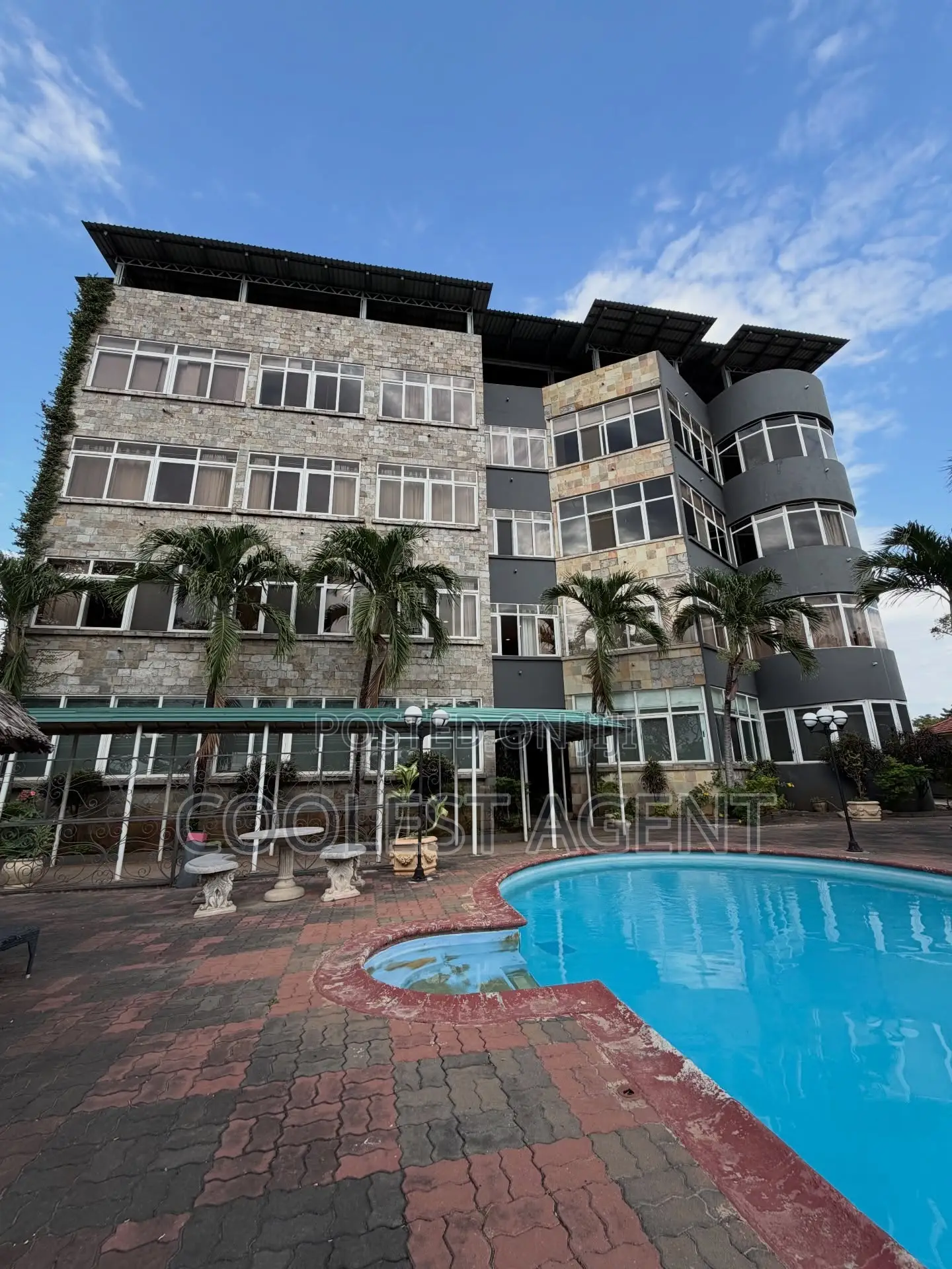 Furnished 4bdrm Apartment in Coolest Estate, Oyster Bay for rent in Oyster Bay
