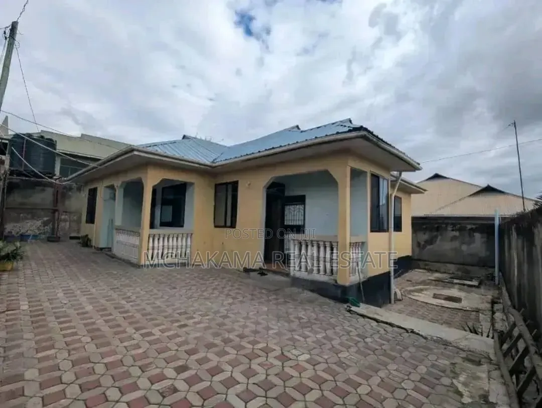 3bdrm House in Mchakama Real Estate, Mbezi for sale in Mbezi