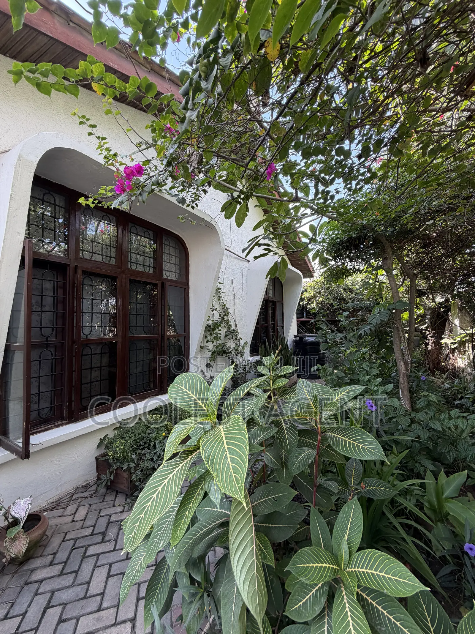 6bdrm Duplex in Coolest Estate, Kijitonyama for sale in Kijitonyama