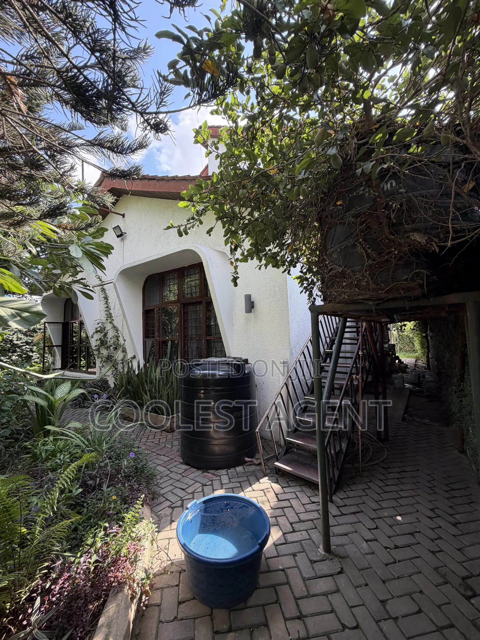 6bdrm Duplex in Coolest Estate, Kijitonyama for sale in Kijitonyama