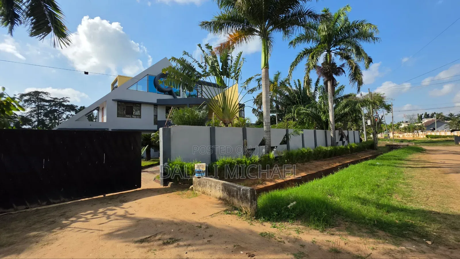 4bdrm House in Mbezibeach for sale in Mbezi Beach