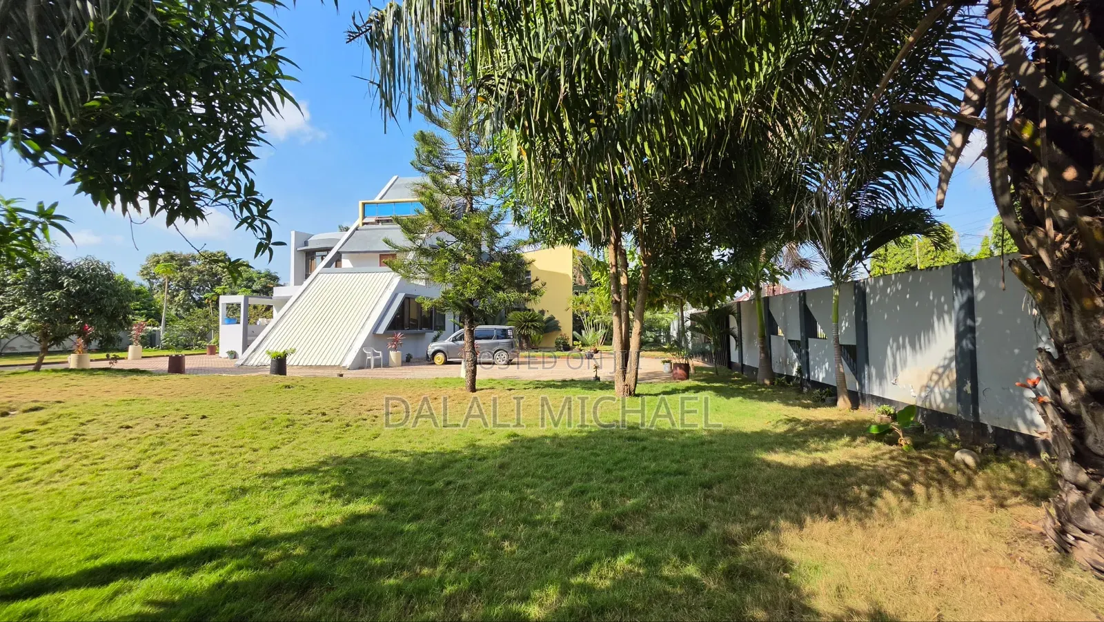 4bdrm House in Mbezibeach for sale in Mbezi Beach