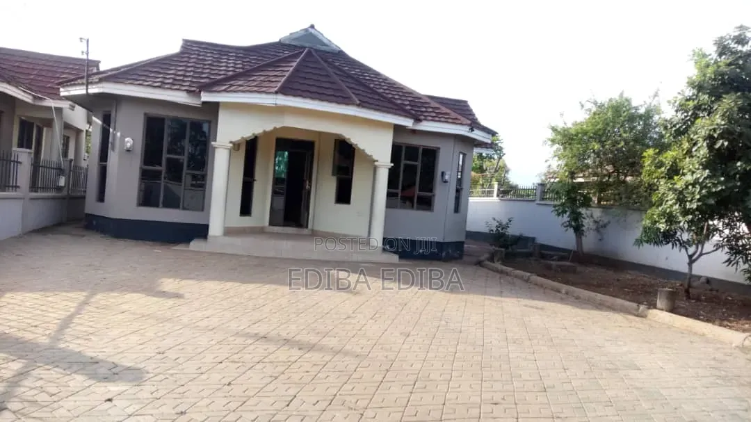 3bdrm House in Ediba Real Estate, Njiro for rent in Njiro