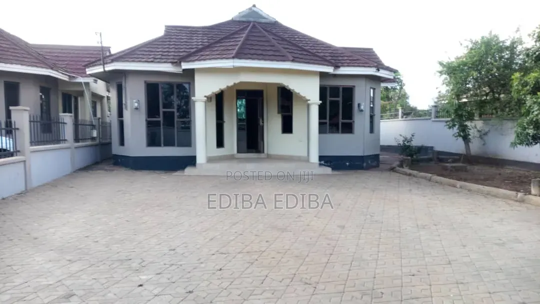 3bdrm House in Ediba Real Estate, Njiro for rent in Njiro