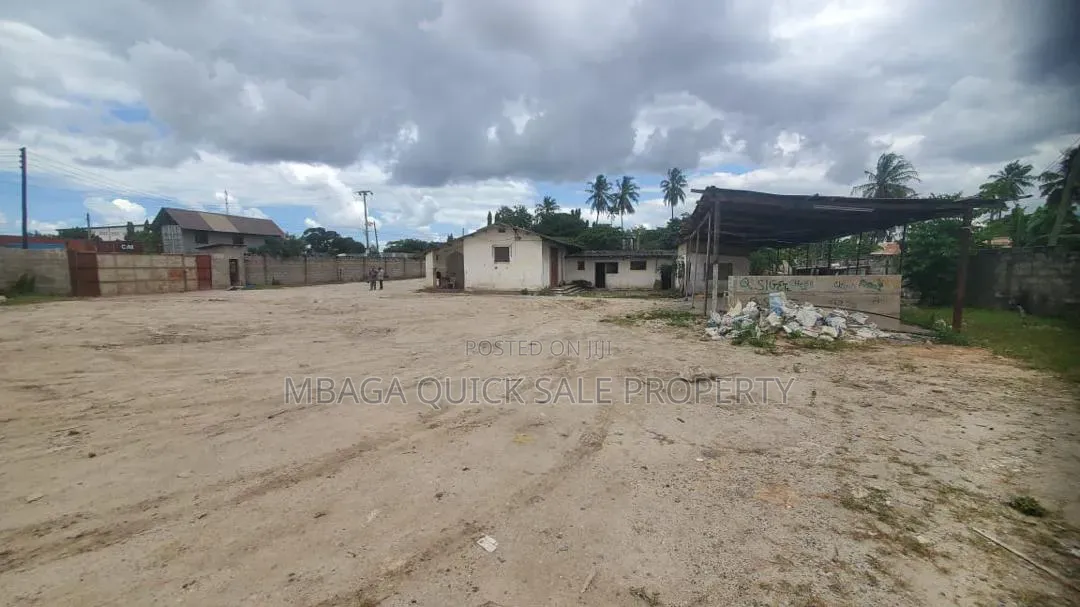 Yard Area SQM 4000 for Rent Usd 9000pm Located in Kurasini in Kurasini
