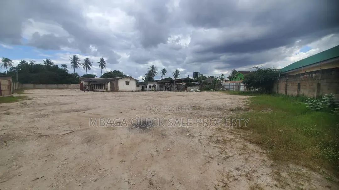 Yard Area SQM 4000 for Rent Usd 9000pm Located in Kurasini in Kurasini