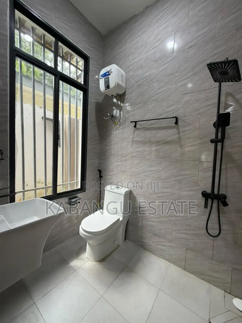 2bdrm Villa in Oyst2, Oyster Bay for rent in Oyster Bay