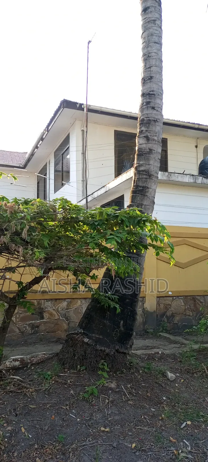 10bdrm House in Mikocheni for sale in Mikocheni
