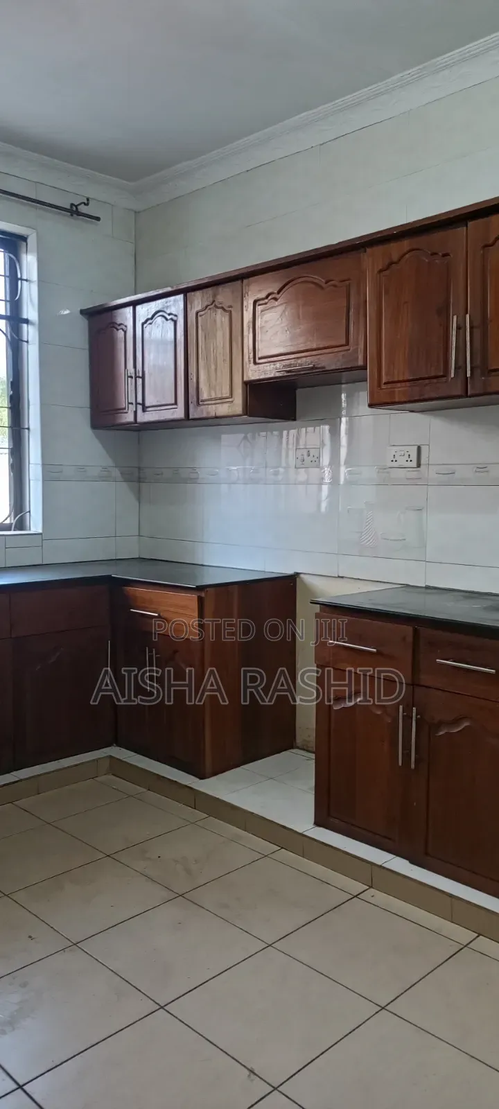 10bdrm House in Mikocheni for sale in Mikocheni