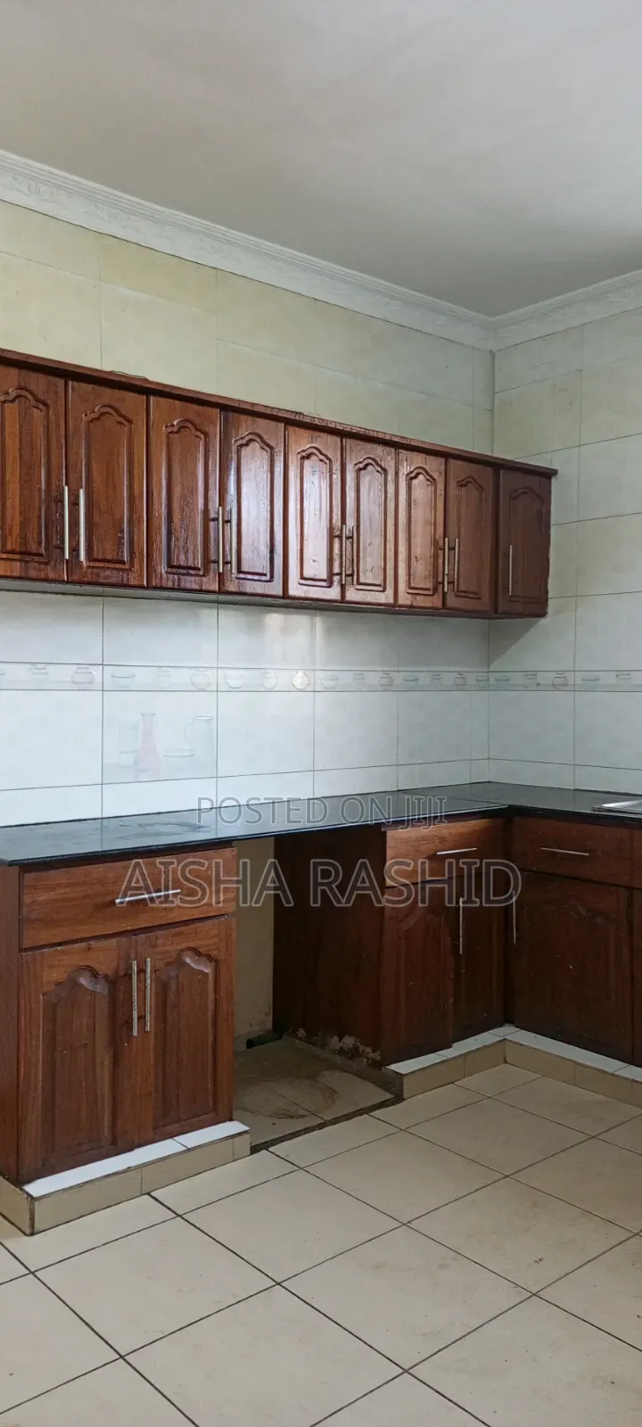 10bdrm House in Mikocheni for sale in Mikocheni