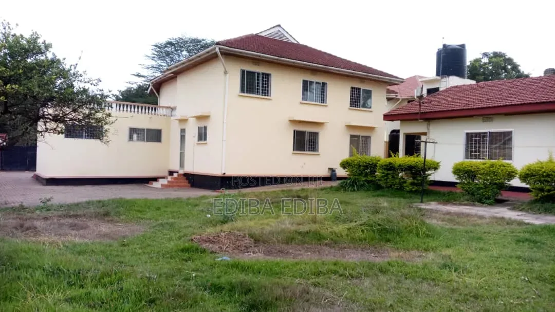 8bdrm House in Ediba Real Estate, Njiro for rent in Njiro