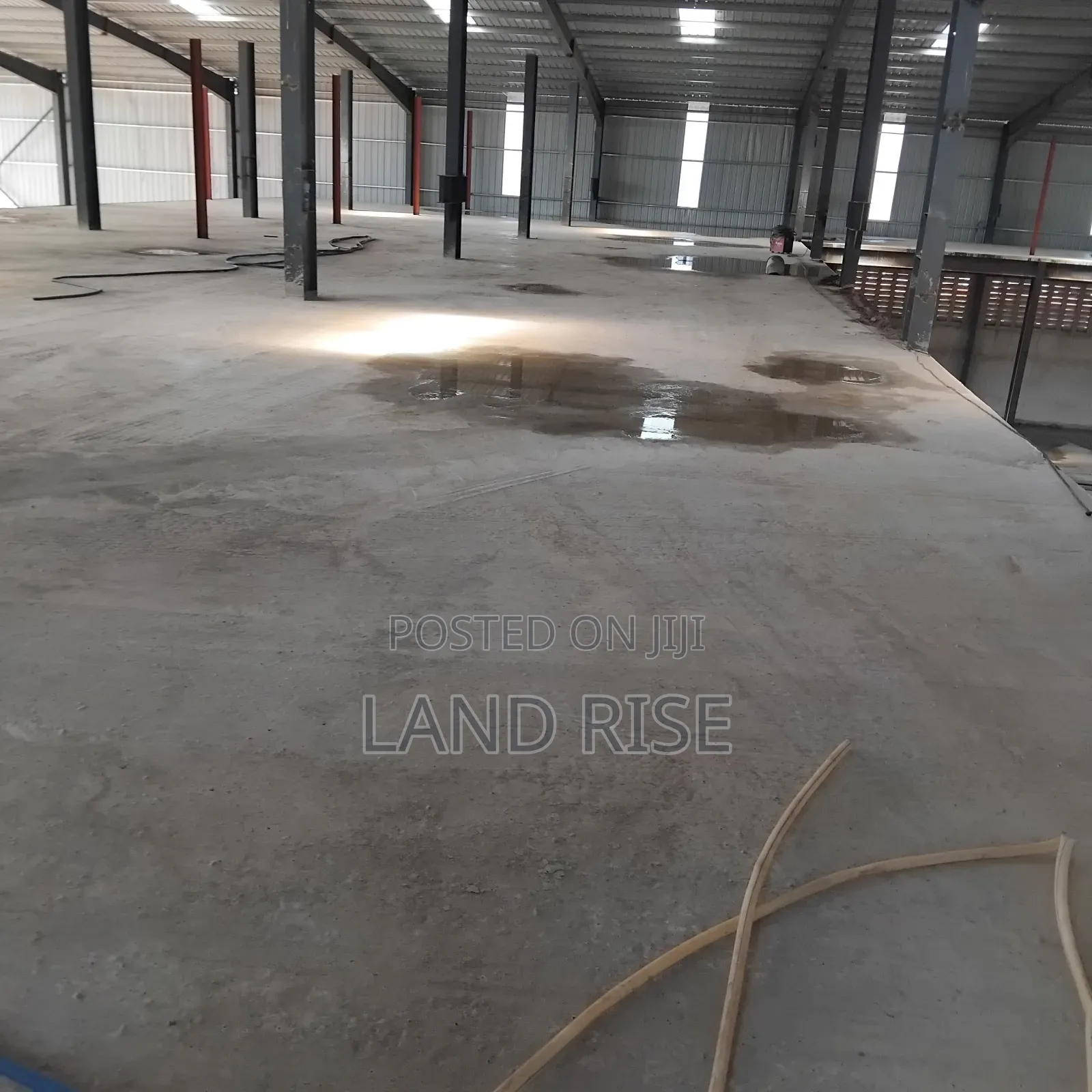 Showroom and Warehouse Nyerere Rd in Kipawa
