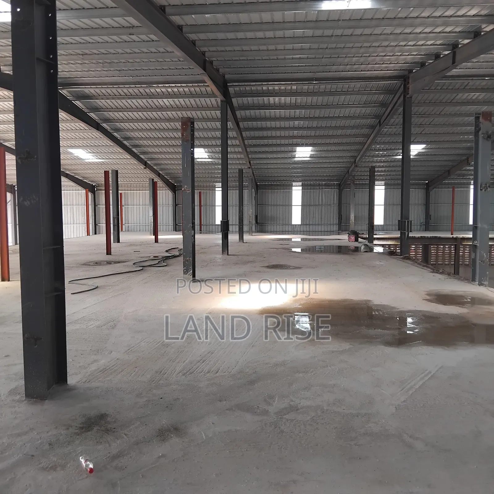 Showroom and Warehouse Nyerere Rd in Kipawa