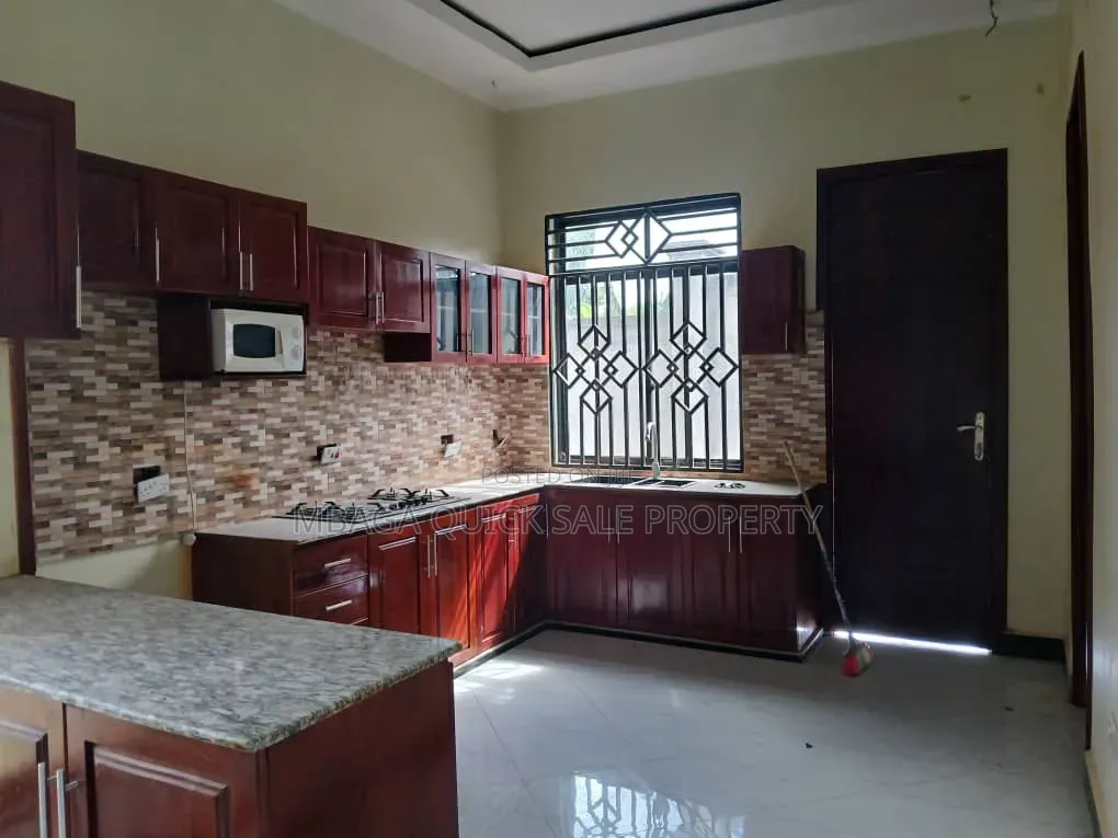3bdrm Apartment in Kiluvya for sale in Kiluvya