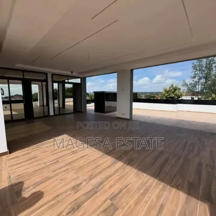 Furnished 3bdrm House in Oysterbay for sale in Oyster Bay