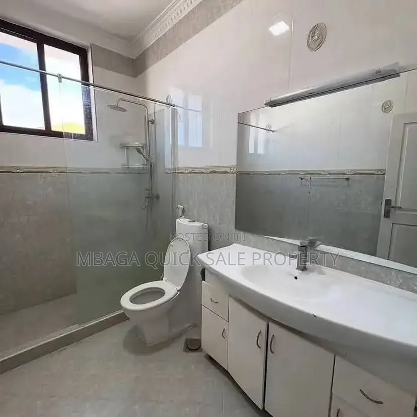 Furnished 5bdrm Villa in Ada Estate for rent in Ada Estate