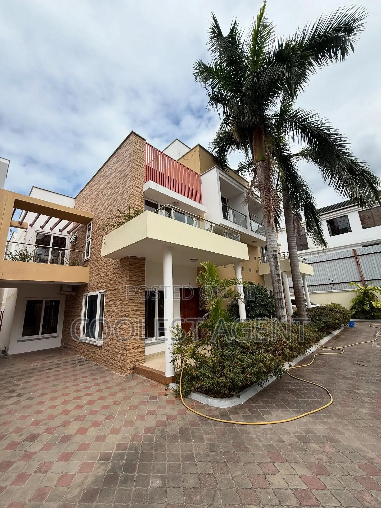 Furnished 3bdrm Villa in Coolest Estate, Oyster Bay for rent in Oyster Bay