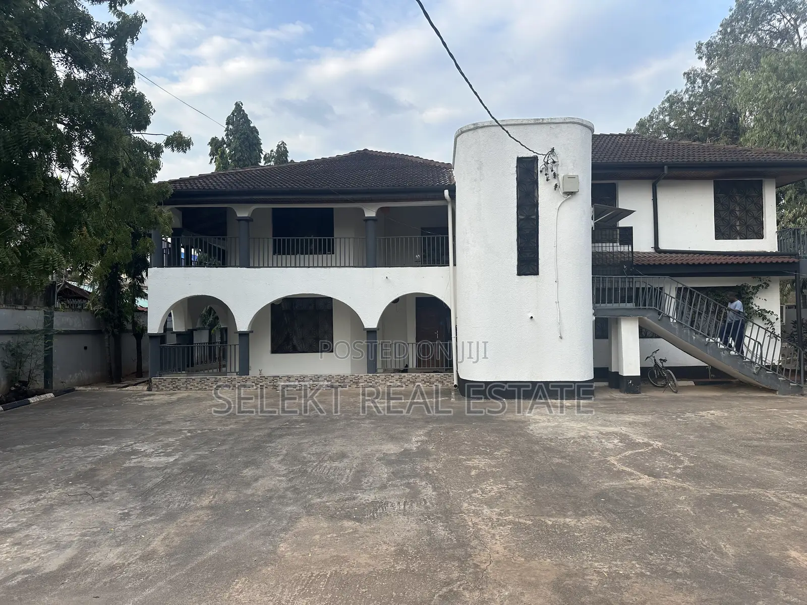 7bdrm House in Mikocheni for rent in Mikocheni